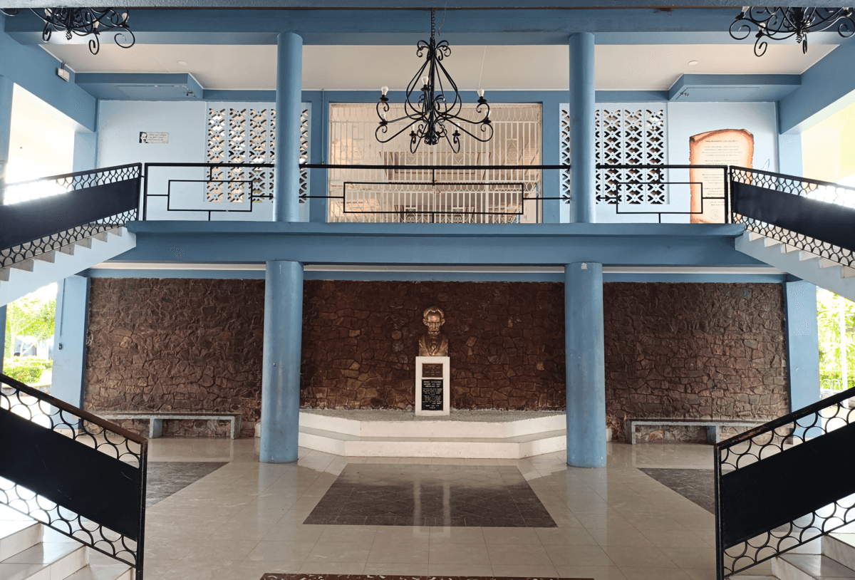 Vestibulo del Liceo José Martí